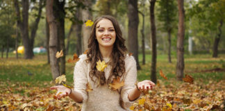 Dobieramy biżuterię do jesiennych outfitów