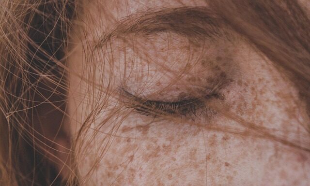 Co na powieki pod makijaż? Co na powieki pod makijaż?