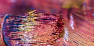 Czy trzeba malować rzęsy przed nałożeniem sztucznych?