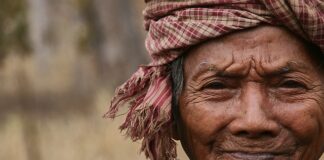 Jak się malować żeby nie było widać zmarszczek pod oczami?