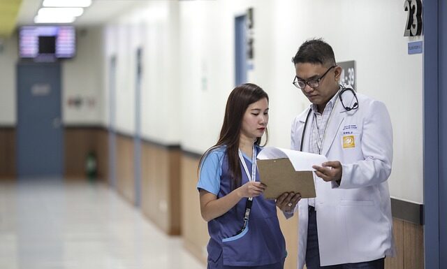 Do jakiego lekarza udać się z wrastającym paznokciem?