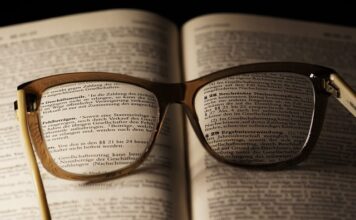 Komu pasują złote oprawki okularów? Komu pasują złote oprawki okularów?