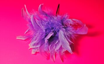 Jak założyć stanik bez pleców?