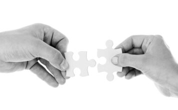 Czy można łączyć żel z akrylem?