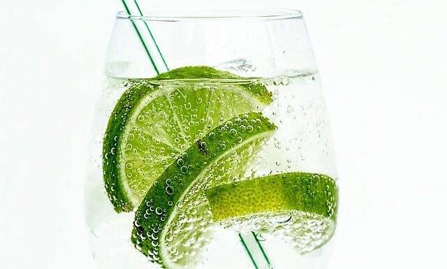 Czy cytryna zmyję lakier do paznokci?