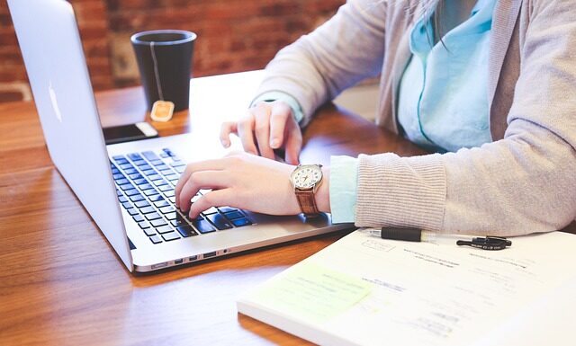 Jak prać jedwabny czepek?