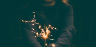 Jak samemu przykleić sztuczne rzęsy?