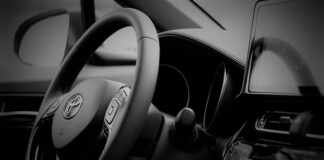 Co jest lepsze hybryda czy akryl?