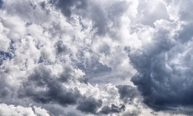 Jak dobrać kształt kreski do oka?