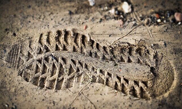 Czemu się robią odciski na nosie od okularów? Czemu się robią odciski na nosie od okularów?